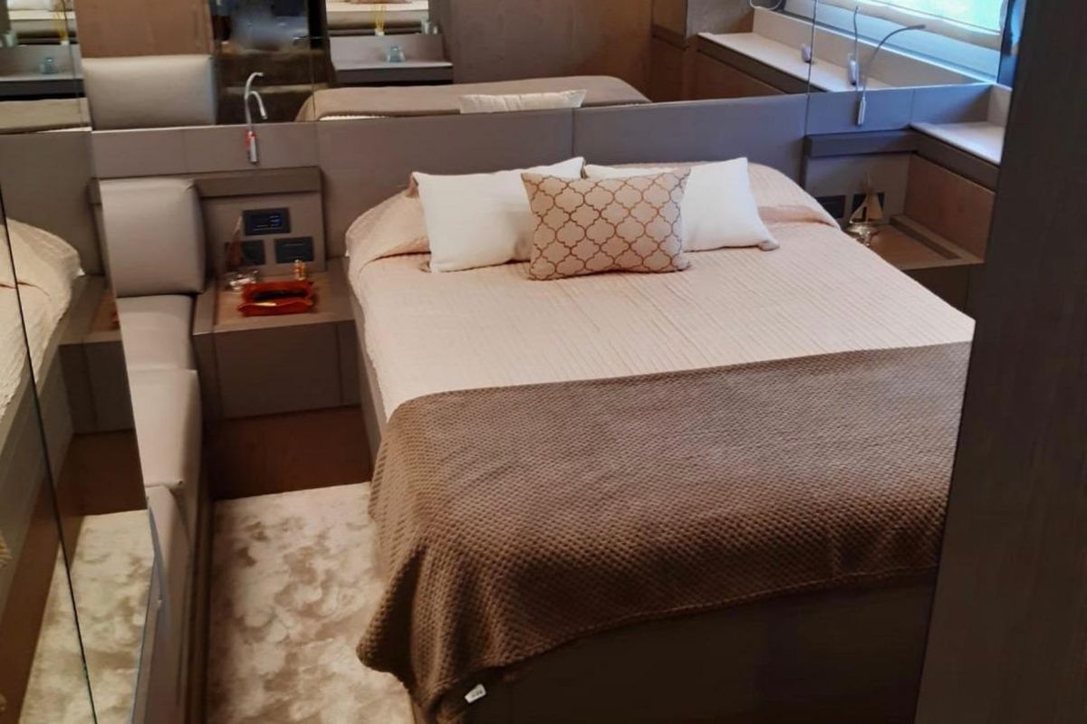 2017 Ferretti Yachts 56 