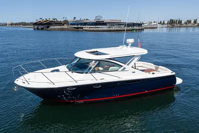 Tiara Yachts 3100 Coronet