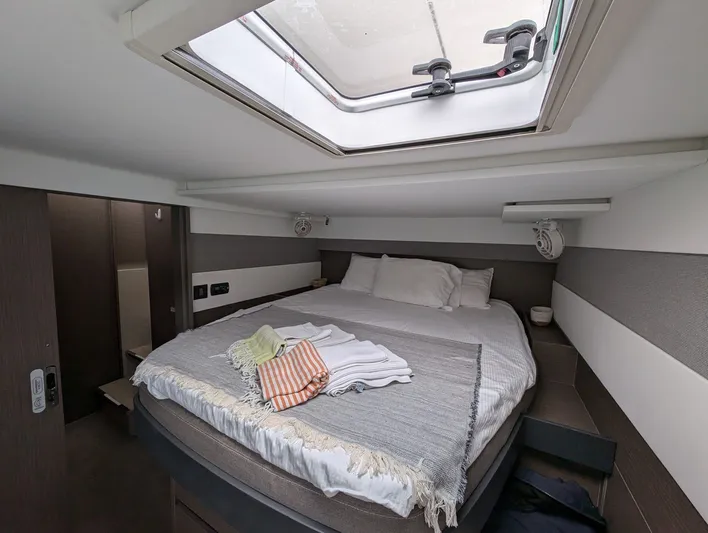 Sophia Yacht Photos Pics 