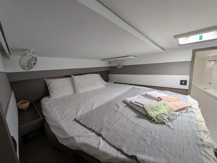 Sophia Yacht Photos Pics 