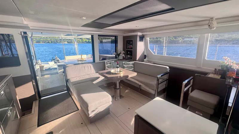 Sophia Yacht Photos Pics 