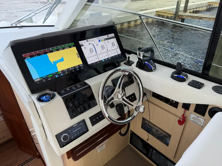  Yacht Photos Pics 2024 REGAL 42 FXO - Image 15