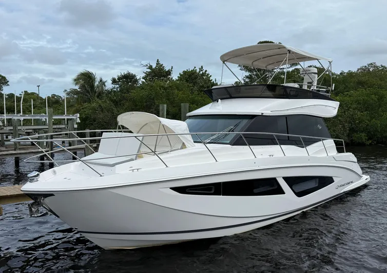  Yacht Photos Pics 2024 REGAL 42 FXO - Image 2