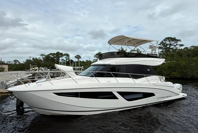  Yacht Photos Pics 2024 REGAL 42 FXO - Image 4