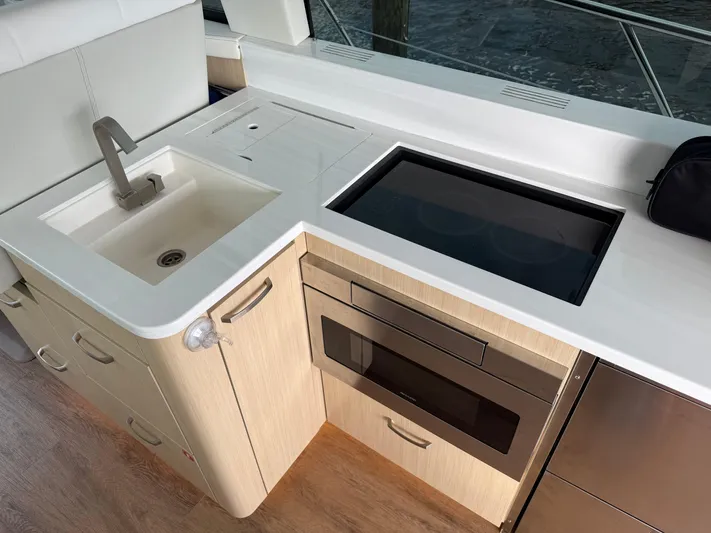  Yacht Photos Pics 2024 REGAL 42 FXO - Image 12