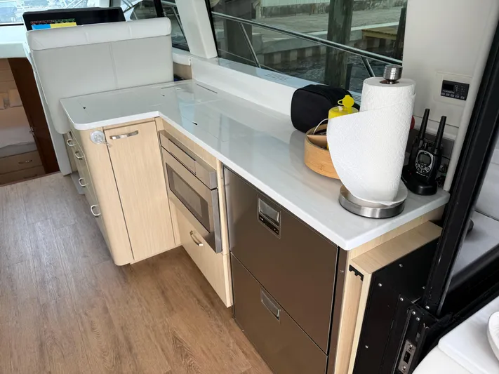  Yacht Photos Pics 2024 REGAL 42 FXO - Image 10