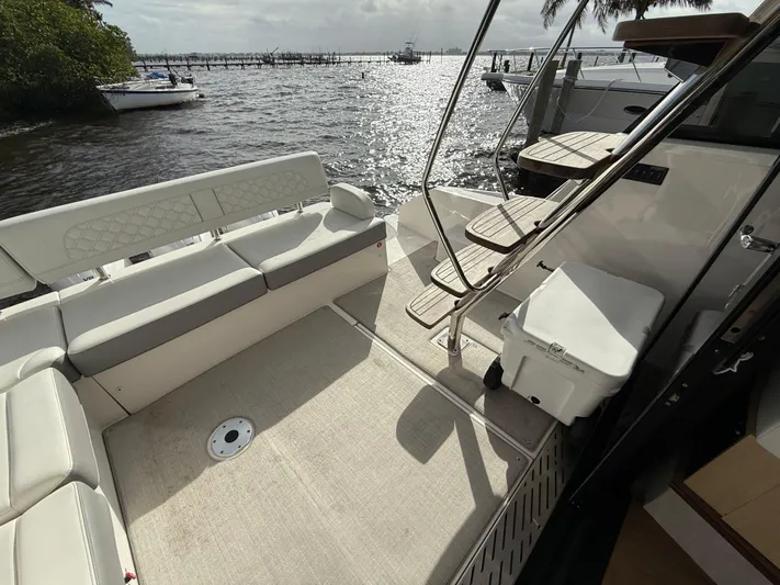  Yacht Photos Pics 2024 REGAL 42 FXO - Image 30