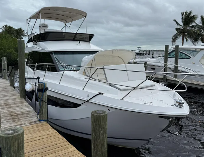  Yacht Photos Pics 2024 REGAL 42 FXO - Image 5