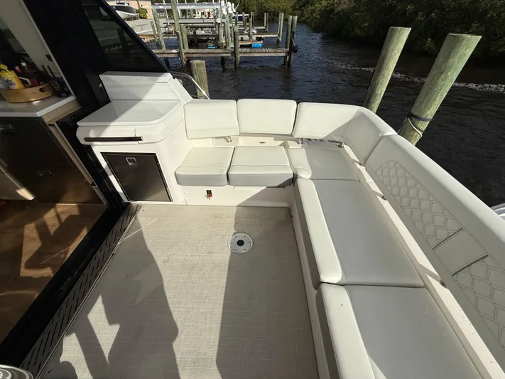  Yacht Photos Pics 2024 REGAL 42 FXO - Image 29