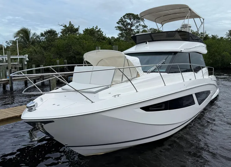  Yacht Photos Pics 2024 REGAL 42 FXO - Image 6