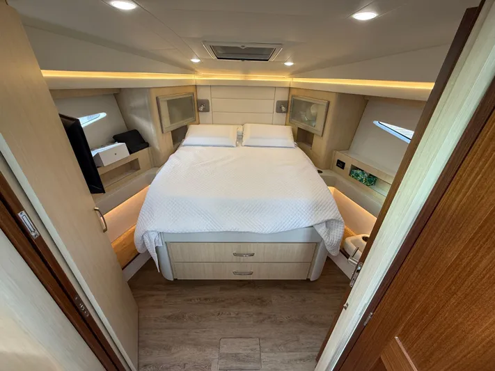  Yacht Photos Pics 2024 REGAL 42 FXO - Image 23