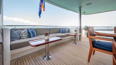 Yacht
