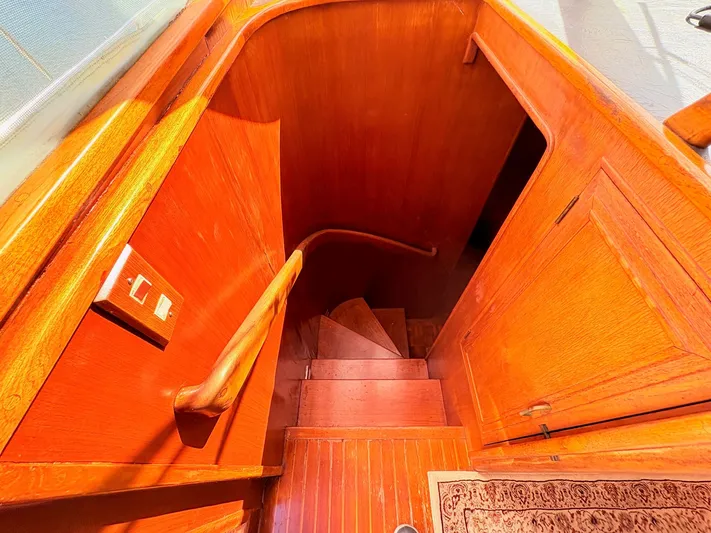 Freedom Yacht Photos Pics 