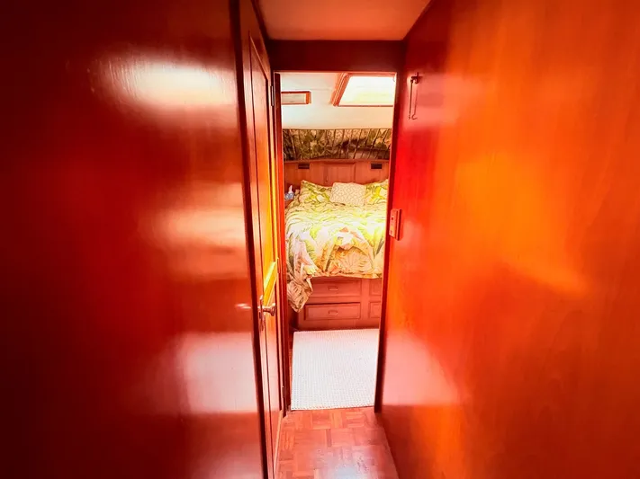 Freedom Yacht Photos Pics 