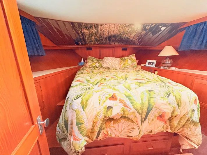 Freedom Yacht Photos Pics 