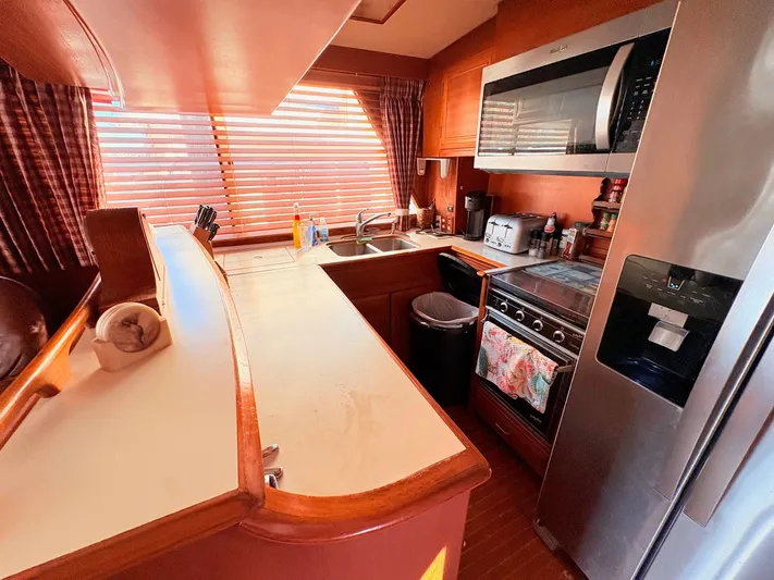 Freedom Yacht Photos Pics 