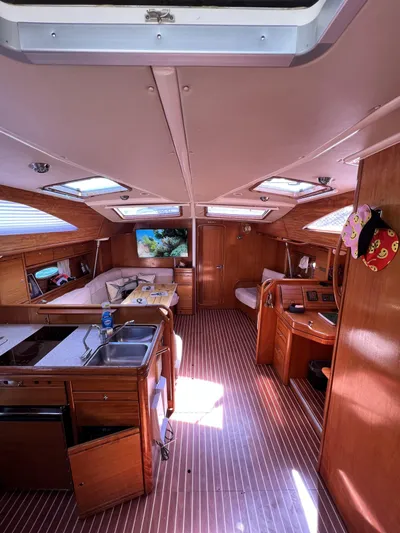 Sv Searching For The Edge Yacht Photos Pics 