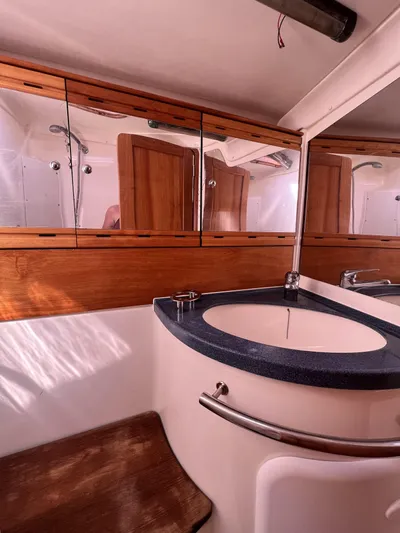 Sv Searching For The Edge Yacht Photos Pics 