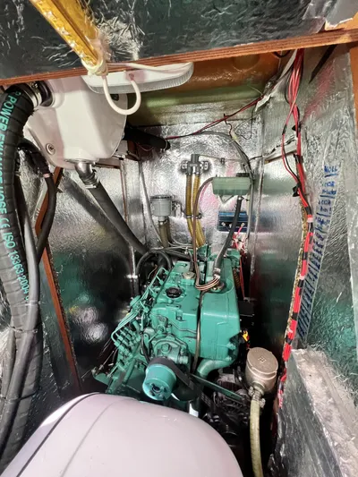 Sv Searching For The Edge Yacht Photos Pics 