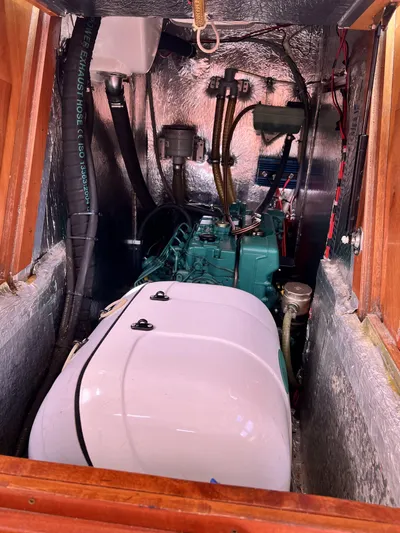 Sv Searching For The Edge Yacht Photos Pics 