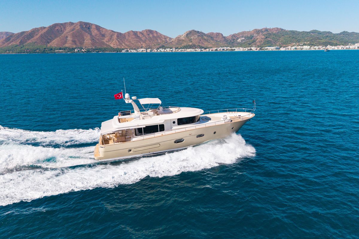 2011 Apreamare 68 