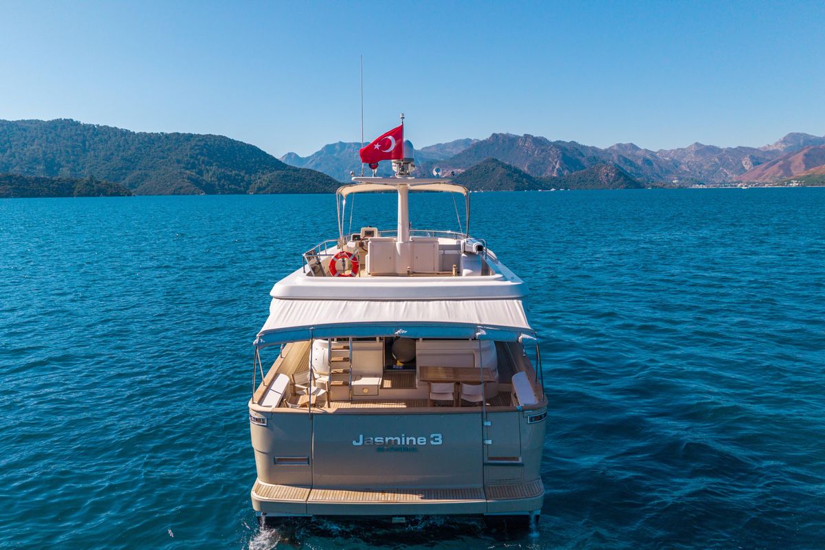 2011 Apreamare 68 