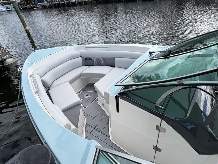 Four Seas Yacht Photos Pics 