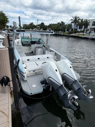 Four Seas Yacht Photos Pics 