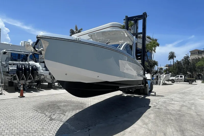 Four Seas Yacht Photos Pics 