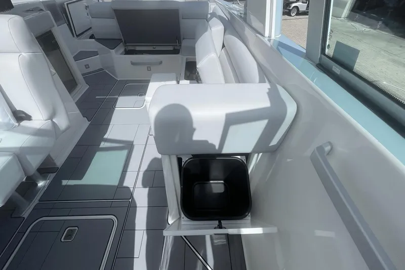 Four Seas Yacht Photos Pics 