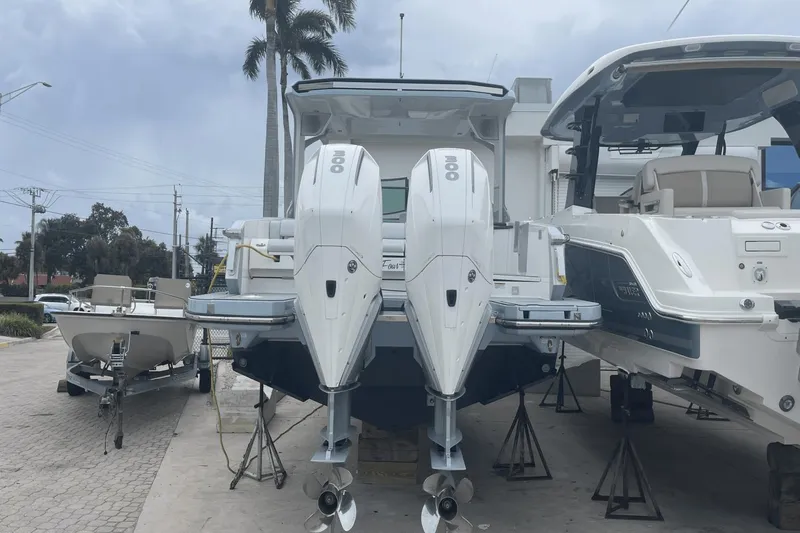 Four Seas Yacht Photos Pics 