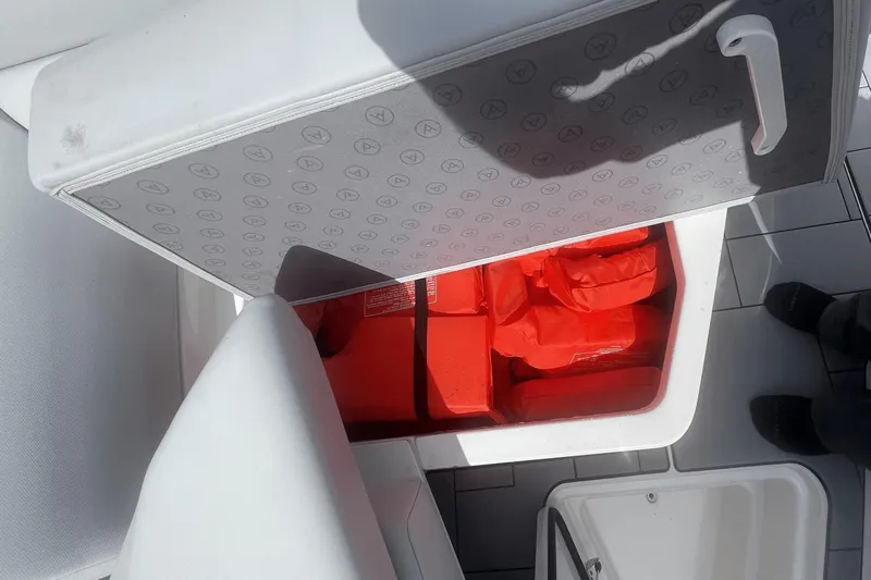 Four Seas Yacht Photos Pics 