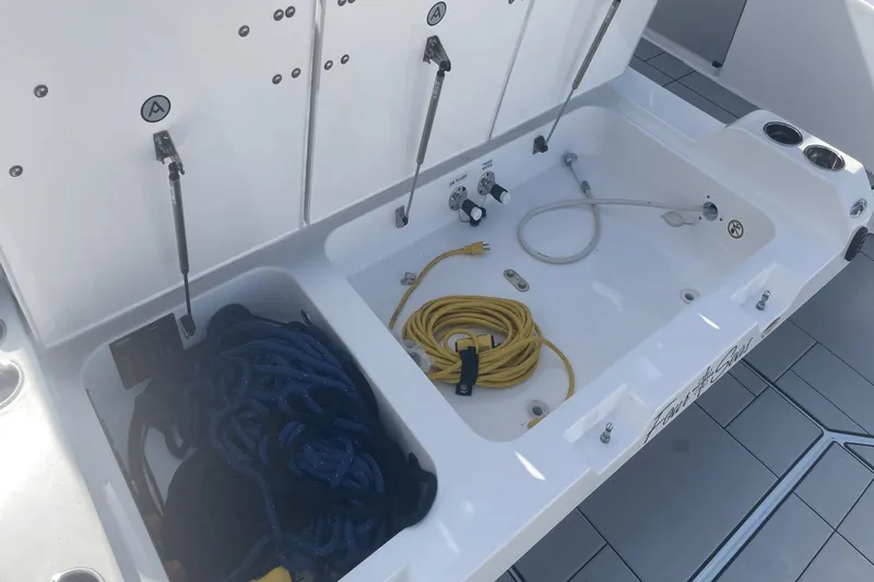 Four Seas Yacht Photos Pics 