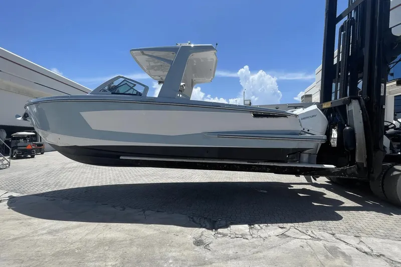 Four Seas Yacht Photos Pics 