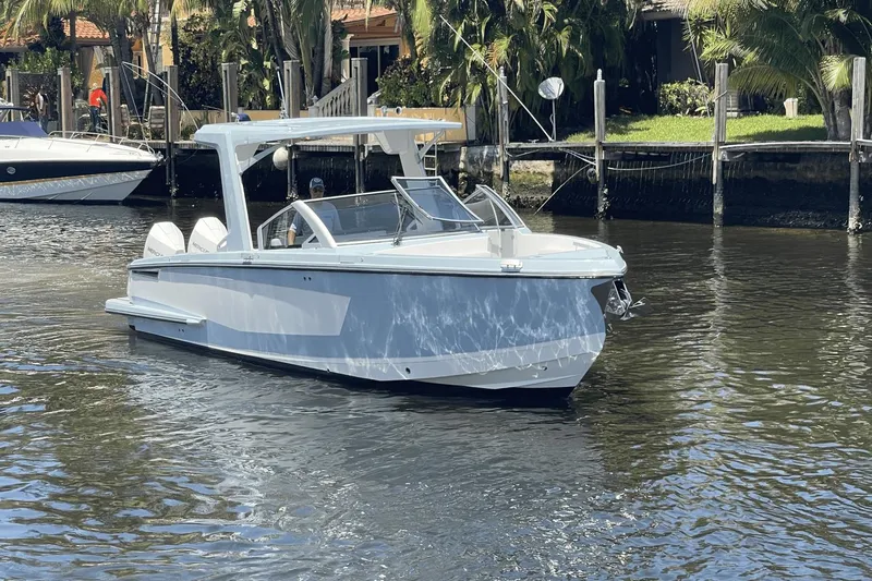 Four Seas Yacht Photos Pics 