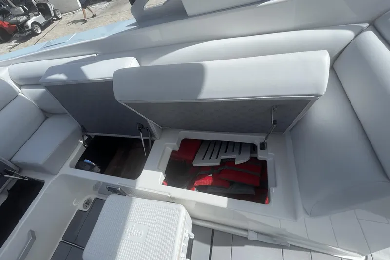 Four Seas Yacht Photos Pics 