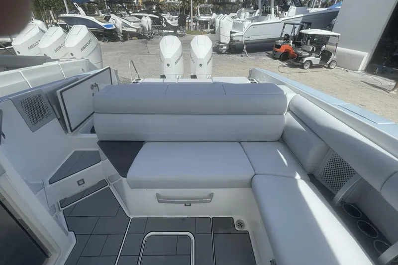 Four Seas Yacht Photos Pics 