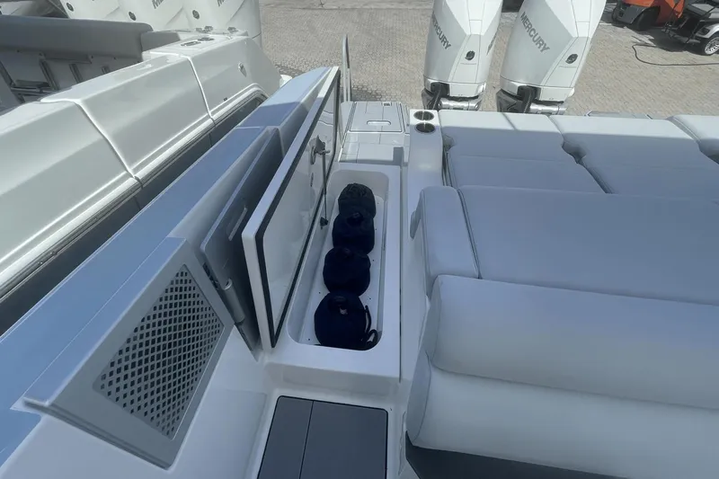 Four Seas Yacht Photos Pics 