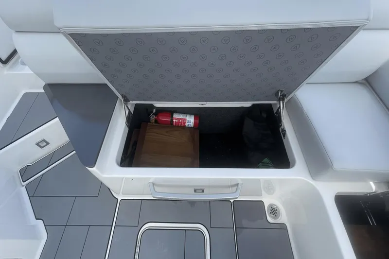 Four Seas Yacht Photos Pics 