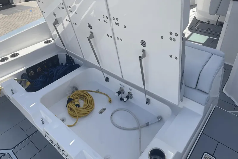 Four Seas Yacht Photos Pics 