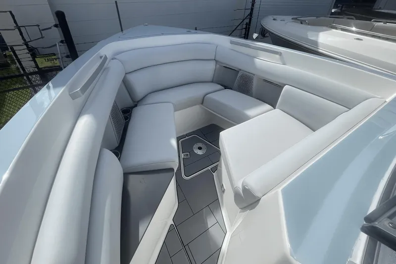 Four Seas Yacht Photos Pics 