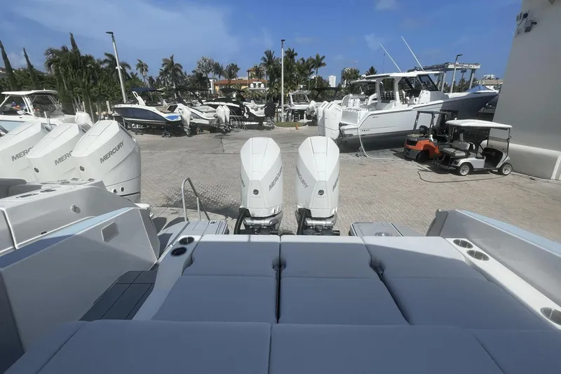 Four Seas Yacht Photos Pics 