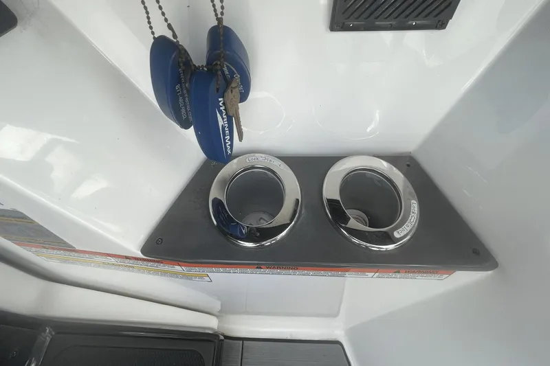 Four Seas Yacht Photos Pics 