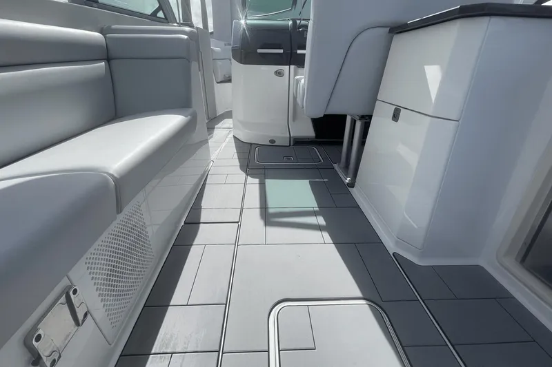 Four Seas Yacht Photos Pics 