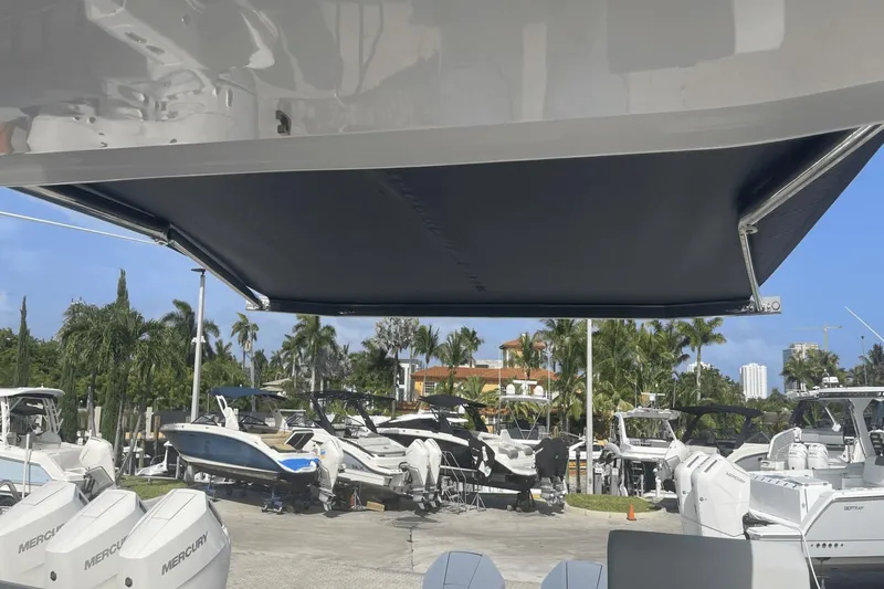 Four Seas Yacht Photos Pics 