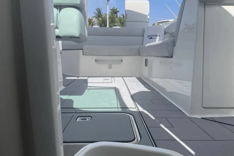 Four Seas Yacht Photos Pics 