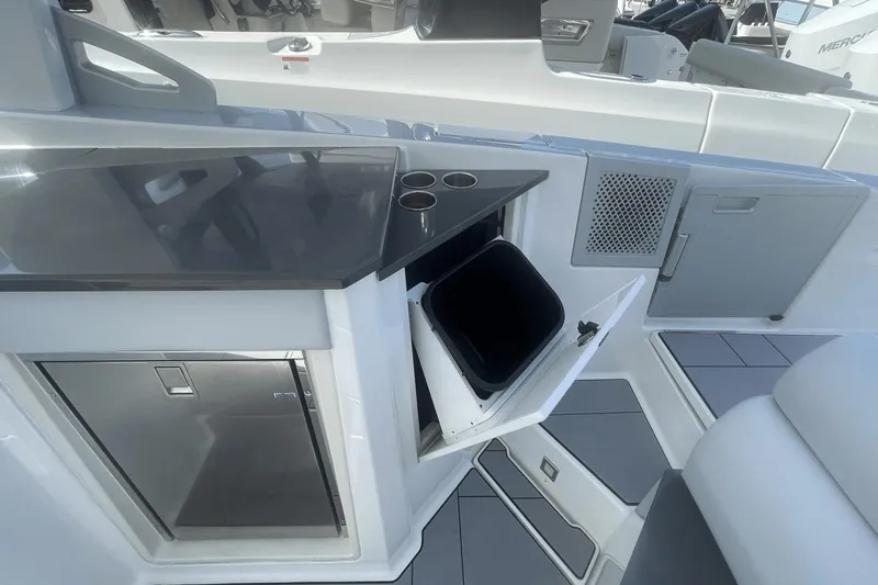 Four Seas Yacht Photos Pics 