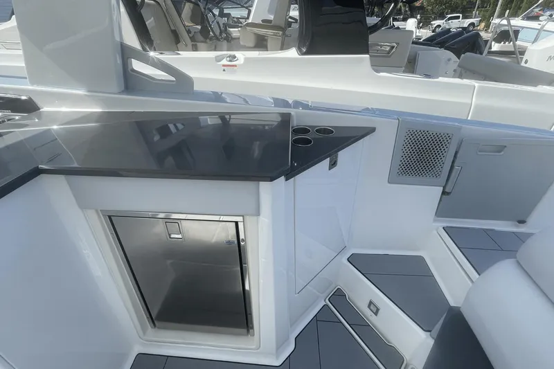 Four Seas Yacht Photos Pics 