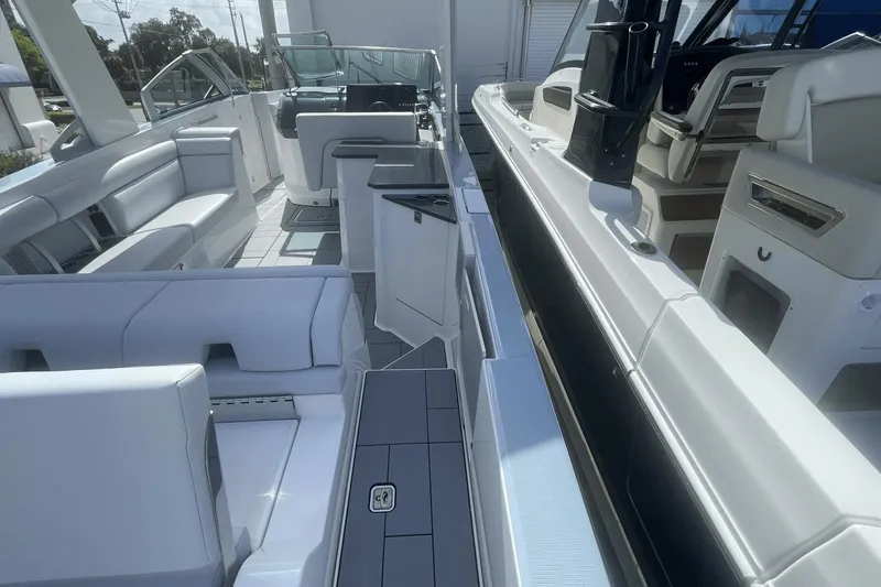 Four Seas Yacht Photos Pics 