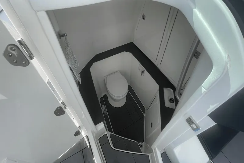 Four Seas Yacht Photos Pics 